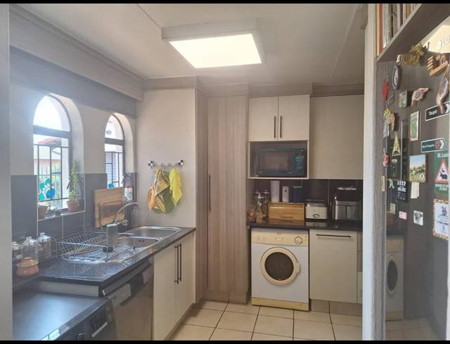 2 BEDROOM HOUSE FOR SALE IN HUNTINGDON